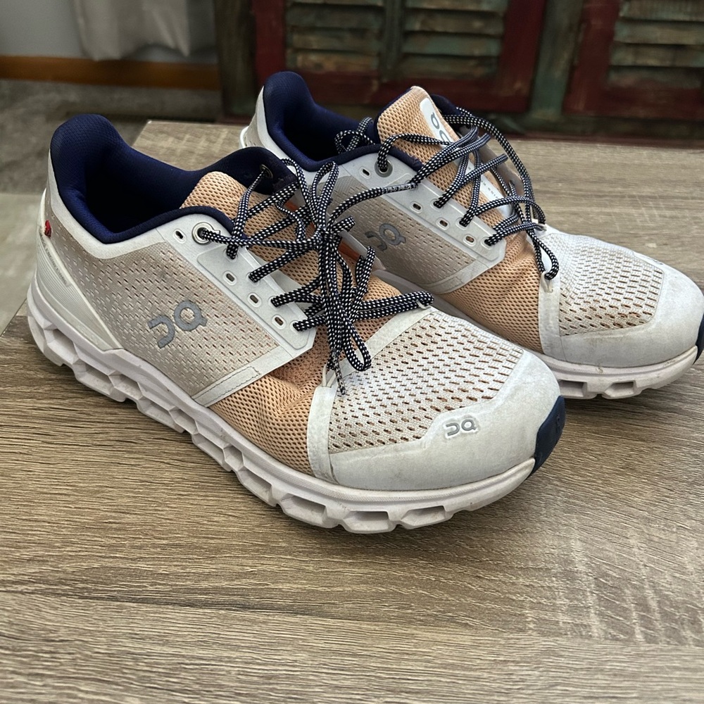 On cloud women’s shoes